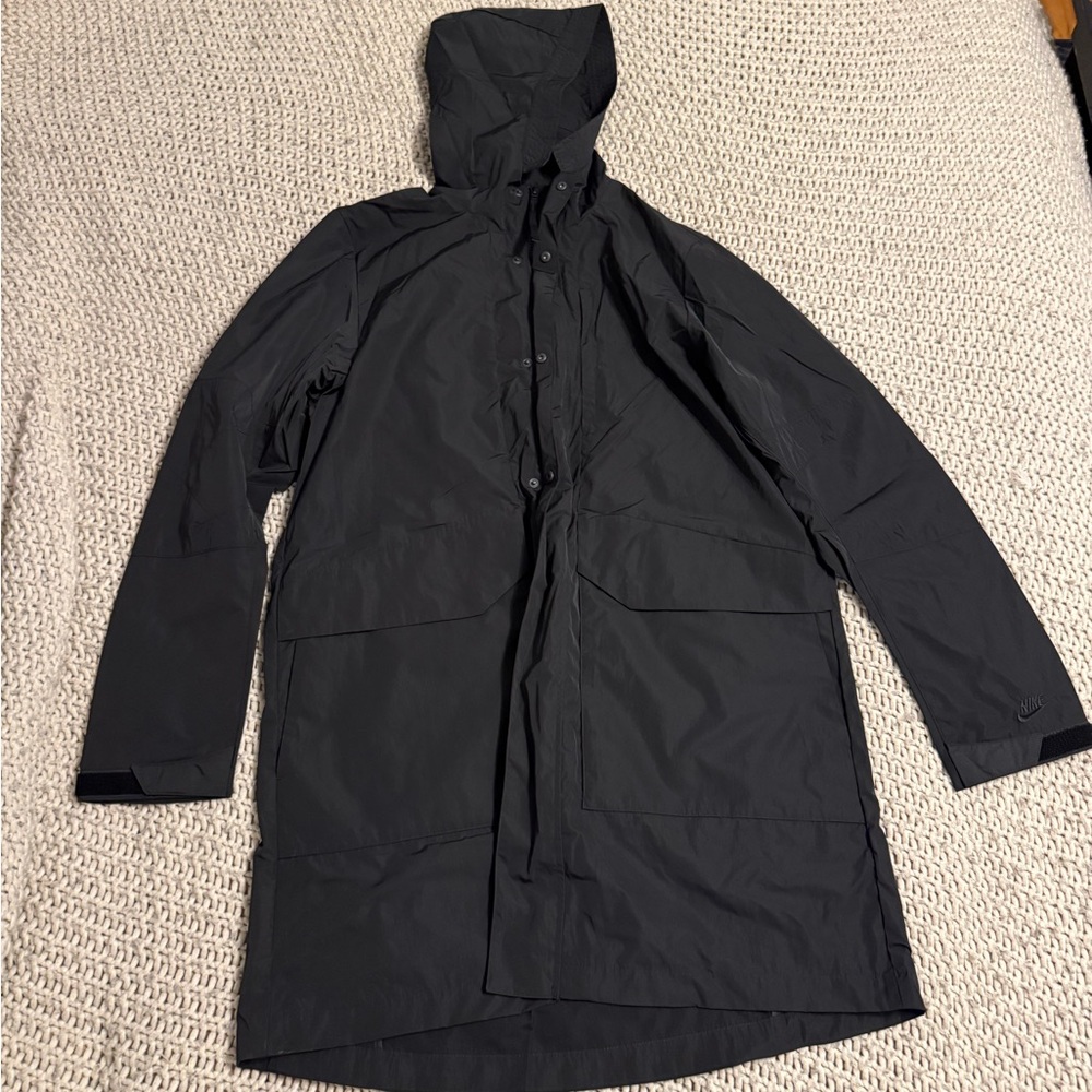 Nike Men's Black Windbreaker Jacket